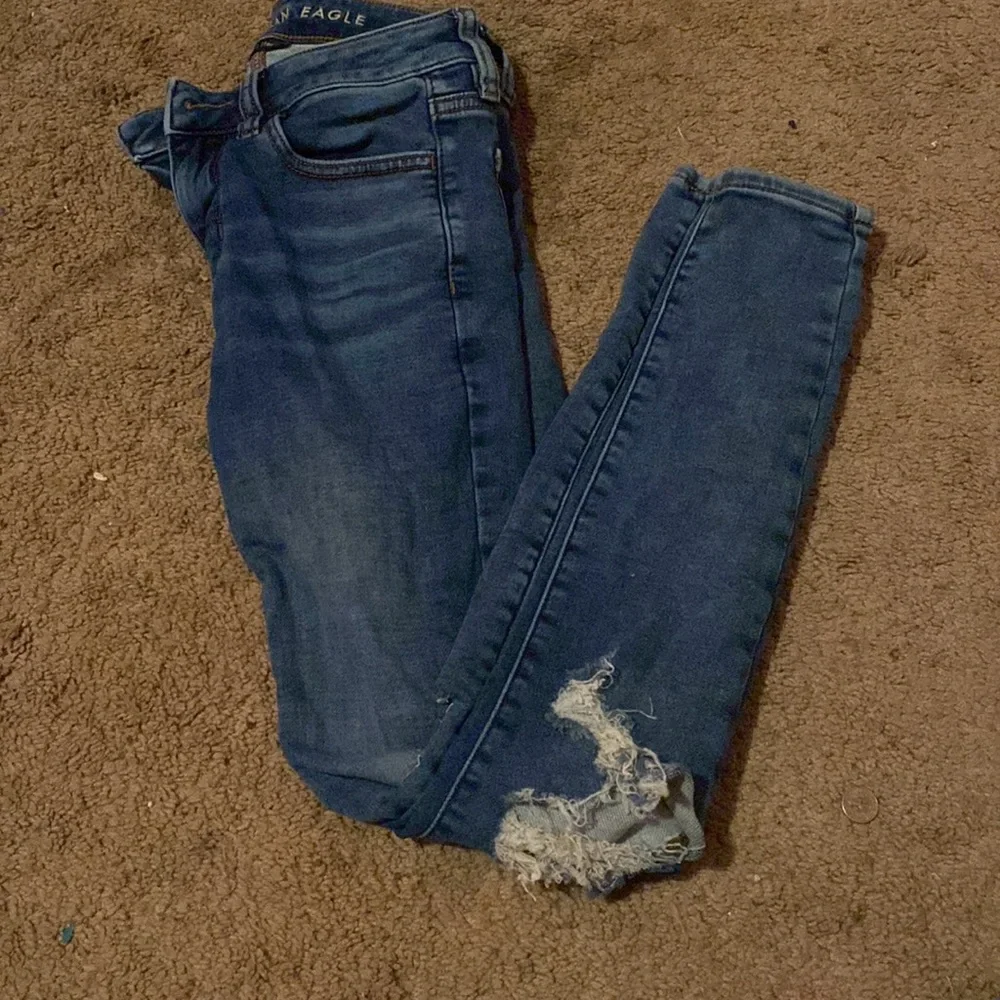 American Eagle skinny ripped jeans - Picture 2 of 4